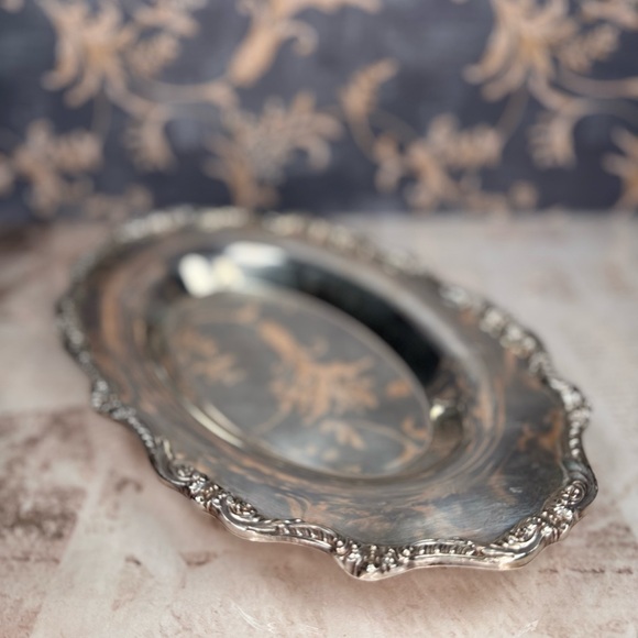 Poole Silver Co English Silverplate 1000 Ornate Oval Serving Tray - Picture 2 of 9